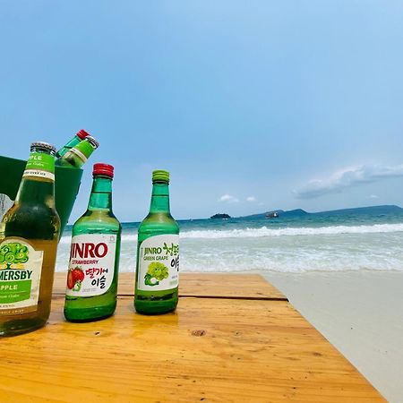 Koh Rong Beach Hostel And Bungalows Kaoh Touch Exterior photo