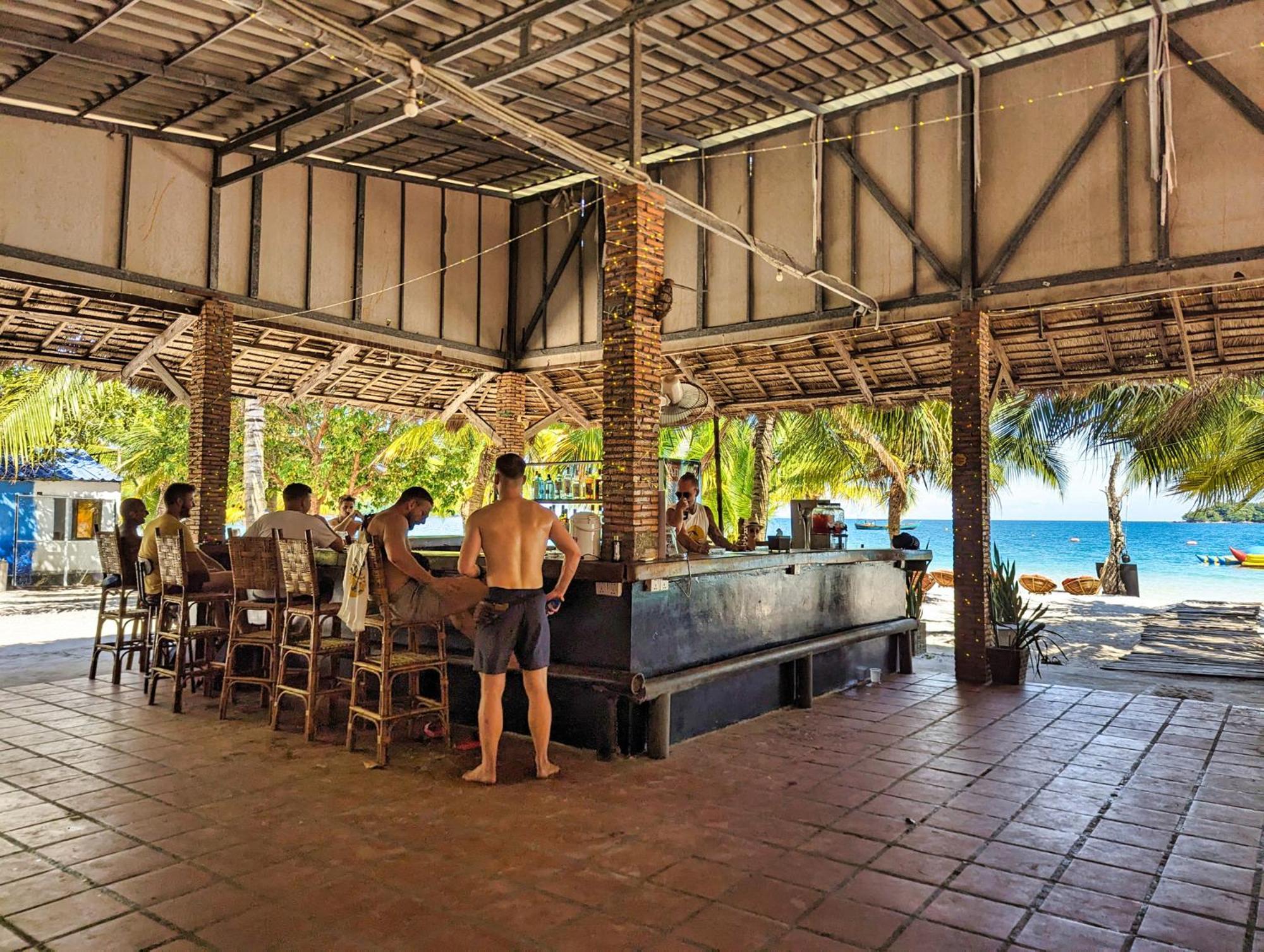 Koh Rong Beach Hostel And Bungalows Kaoh Touch Exterior photo