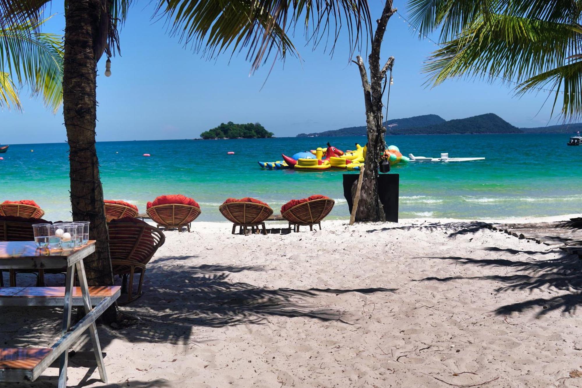 Koh Rong Beach Hostel And Bungalows Kaoh Touch Exterior photo
