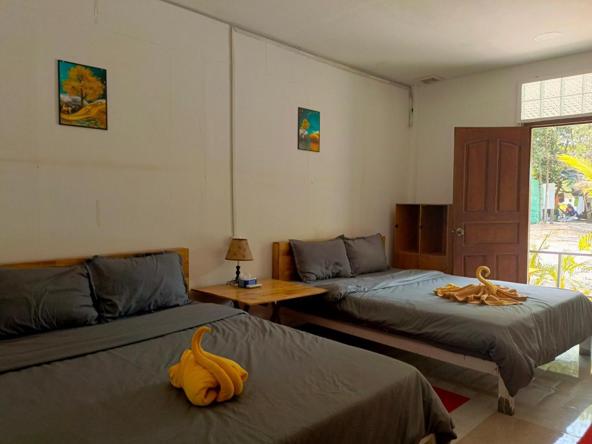 Koh Rong Beach Hostel And Bungalows Kaoh Touch Exterior photo