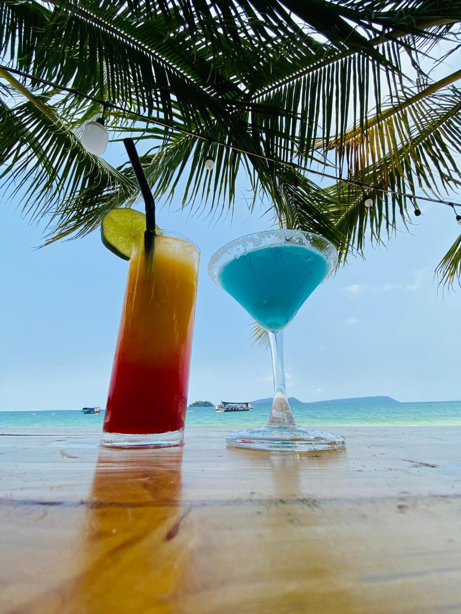 Koh Rong Beach Hostel And Bungalows Kaoh Touch Exterior photo
