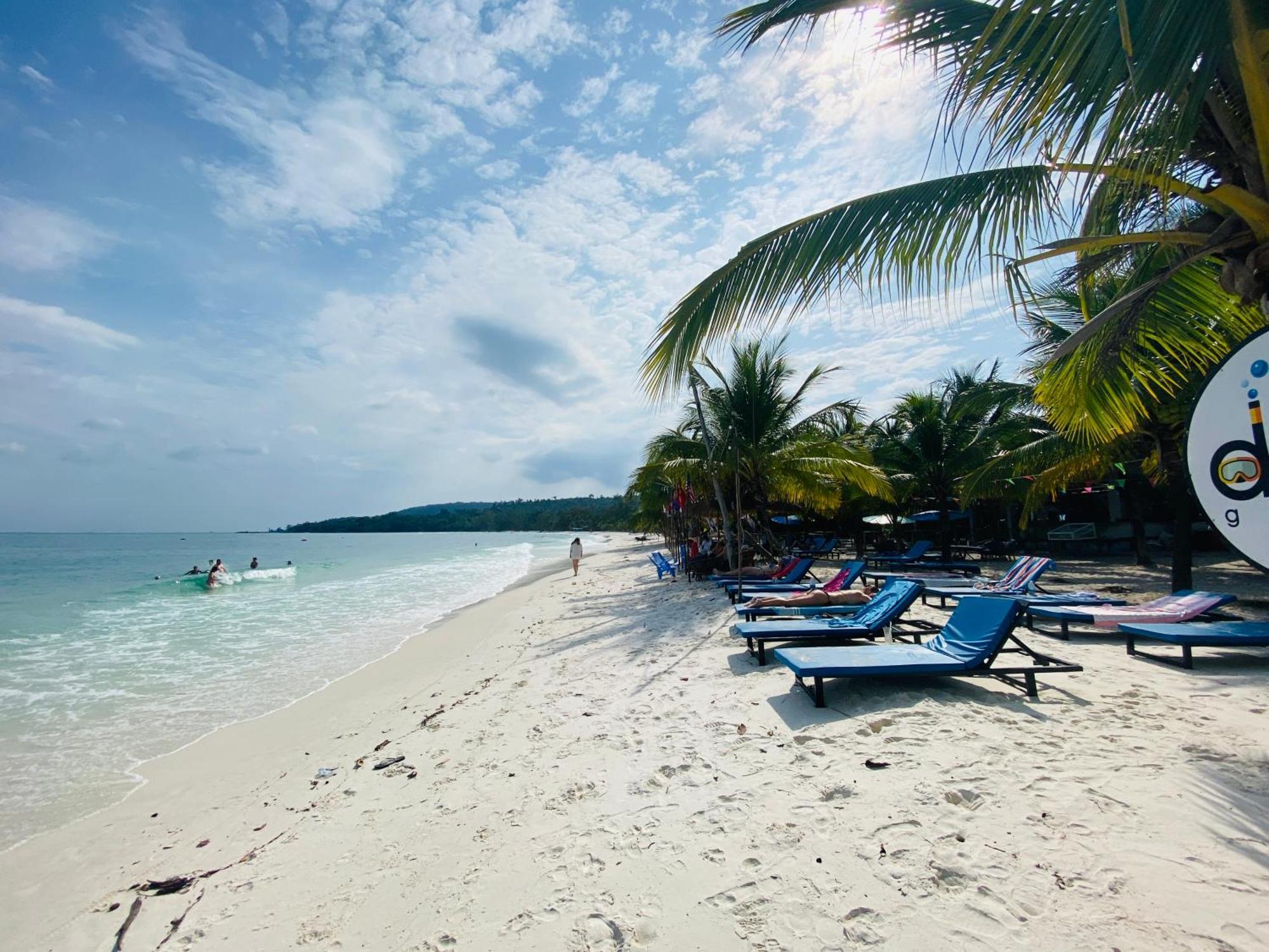Koh Rong Beach Hostel And Bungalows Kaoh Touch Exterior photo