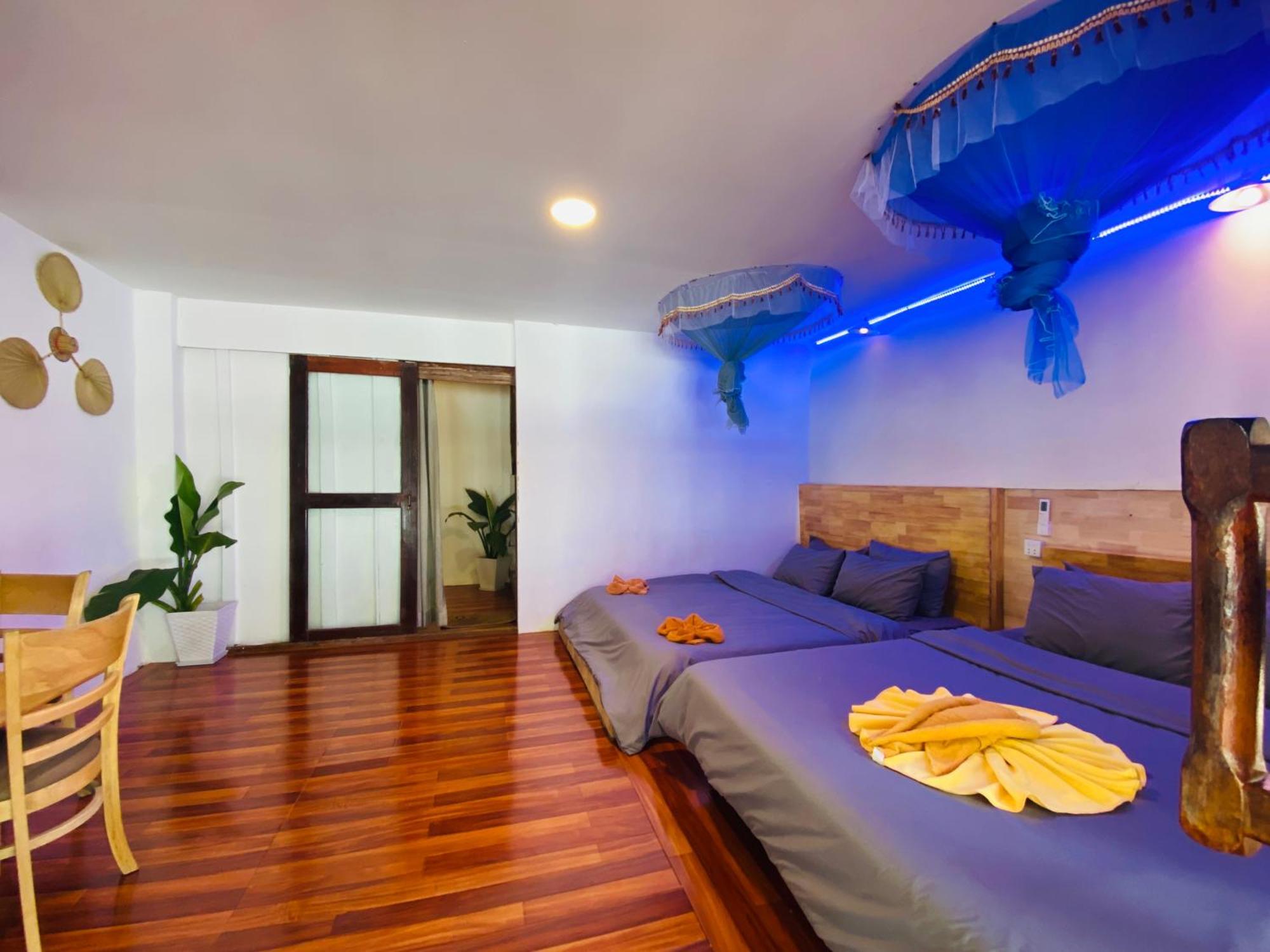 Koh Rong Beach Hostel And Bungalows Kaoh Touch Exterior photo