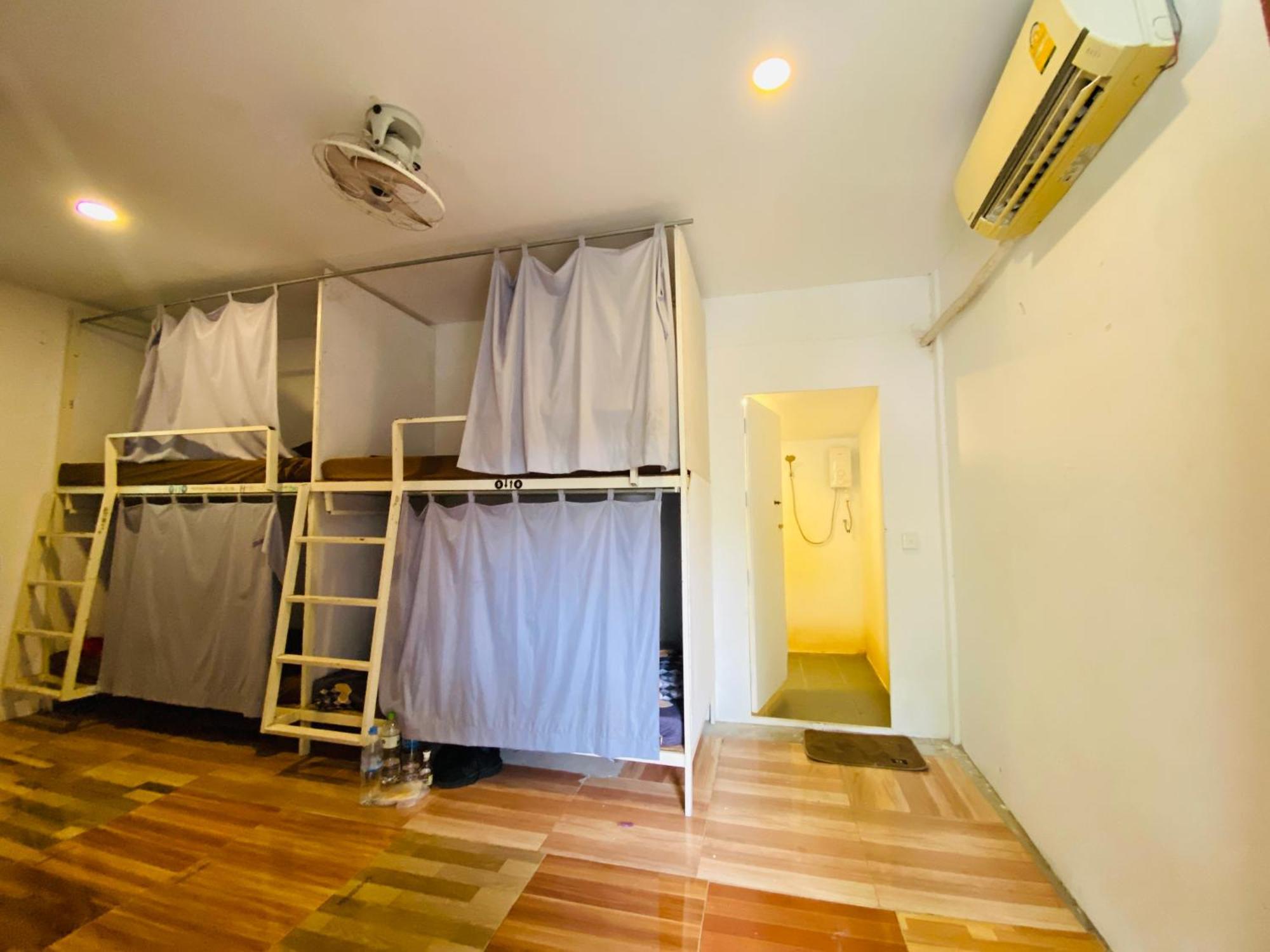 Koh Rong Beach Hostel And Bungalows Kaoh Touch Exterior photo